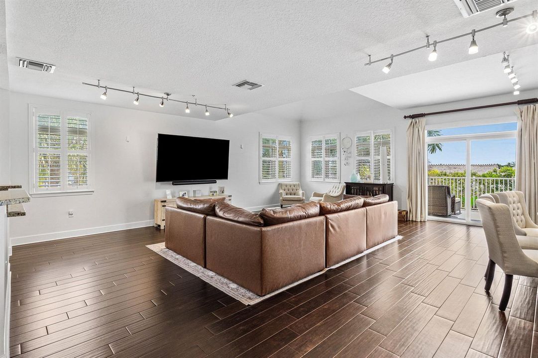 003-305EastOceanAvenue-TH7-Lantana-FL-33