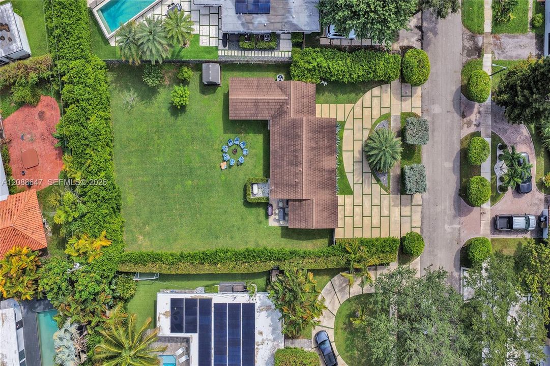 For Rent: $7,875 (4 beds, 2 baths, 1379 Square Feet)