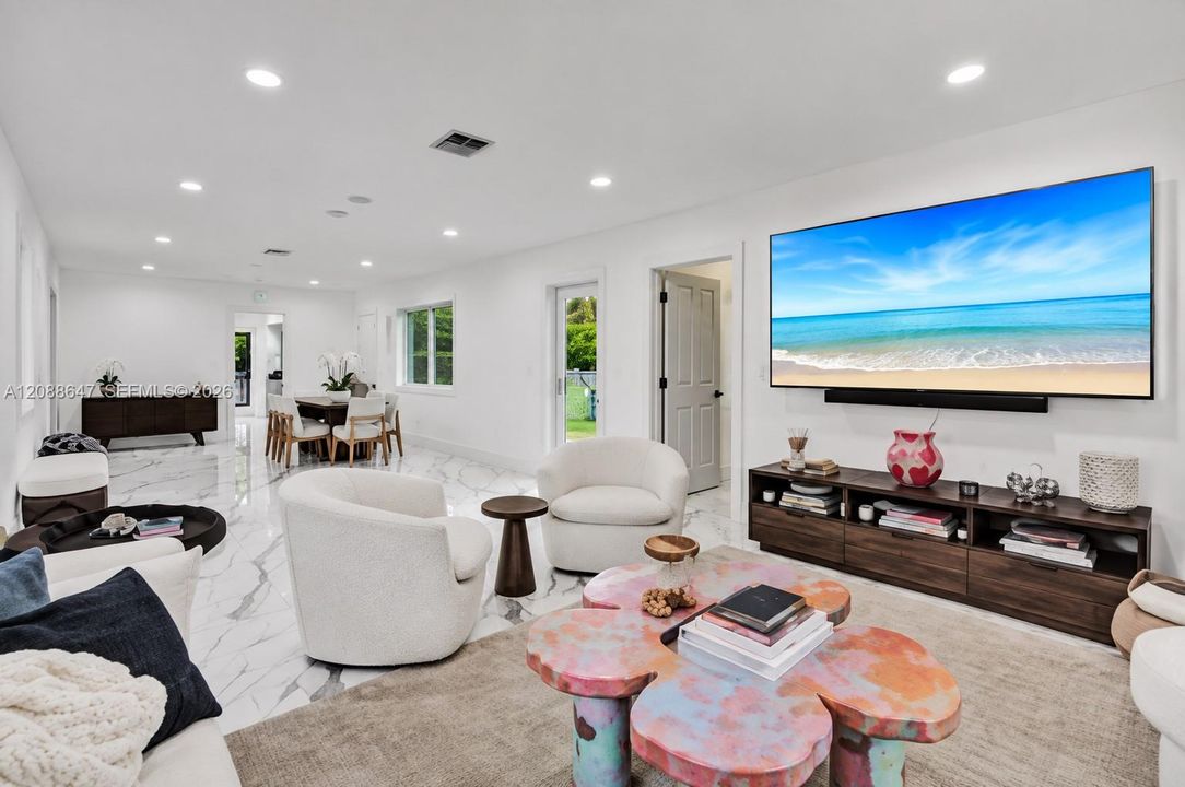 For Rent: $7,875 (4 beds, 2 baths, 1379 Square Feet)