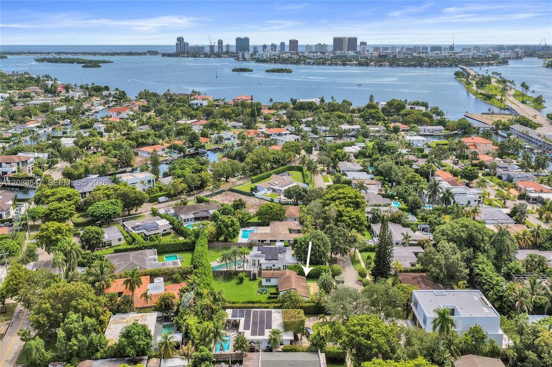 For Rent: $7,875 (4 beds, 2 baths, 1379 Square Feet)