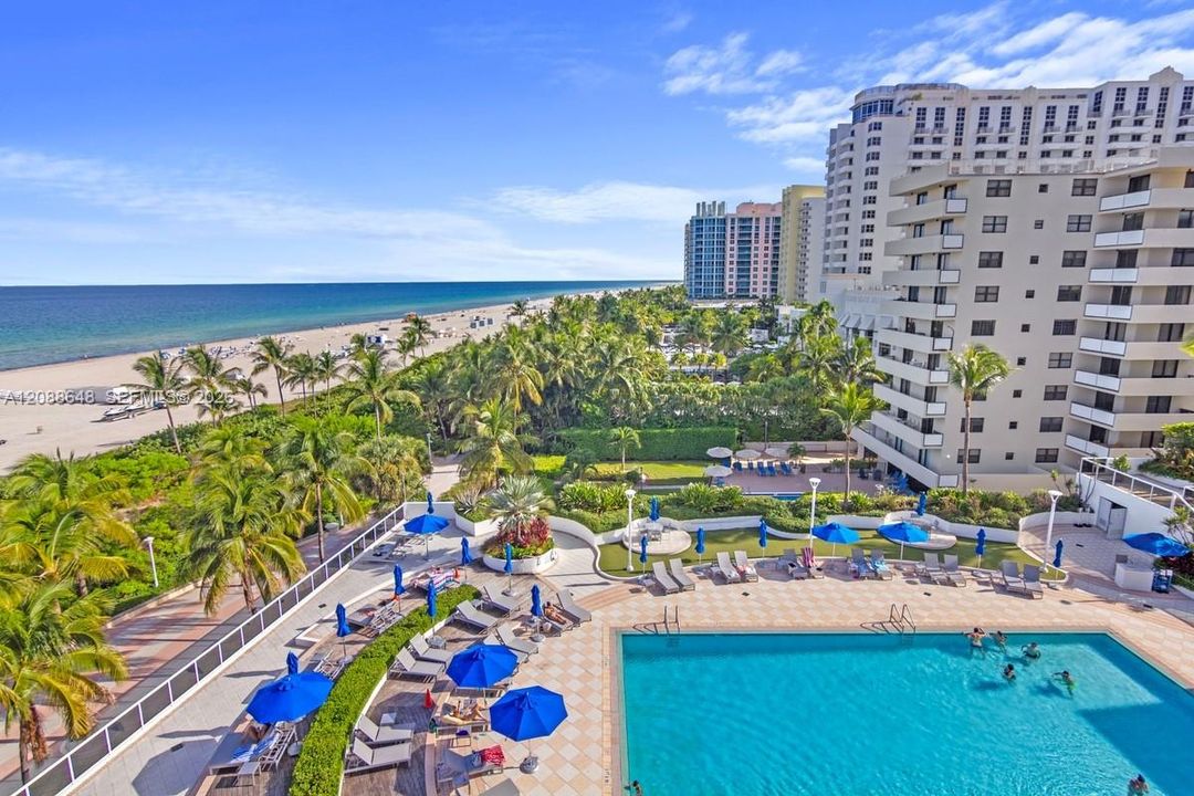 For Sale: $1,799,000 (2 beds, 2 baths, 1190 Square Feet)