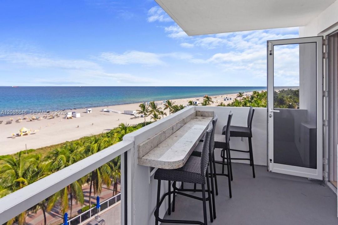 For Sale: $1,799,000 (2 beds, 2 baths, 1190 Square Feet)