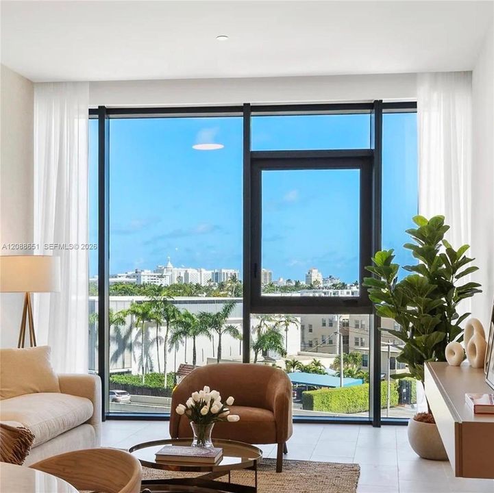 For Sale: $930,000 (1 beds, 2 baths, 846 Square Feet)