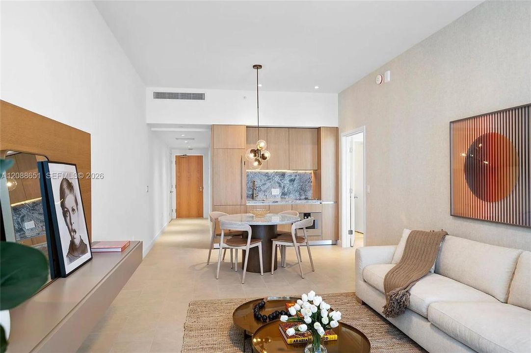 For Sale: $930,000 (1 beds, 2 baths, 846 Square Feet)