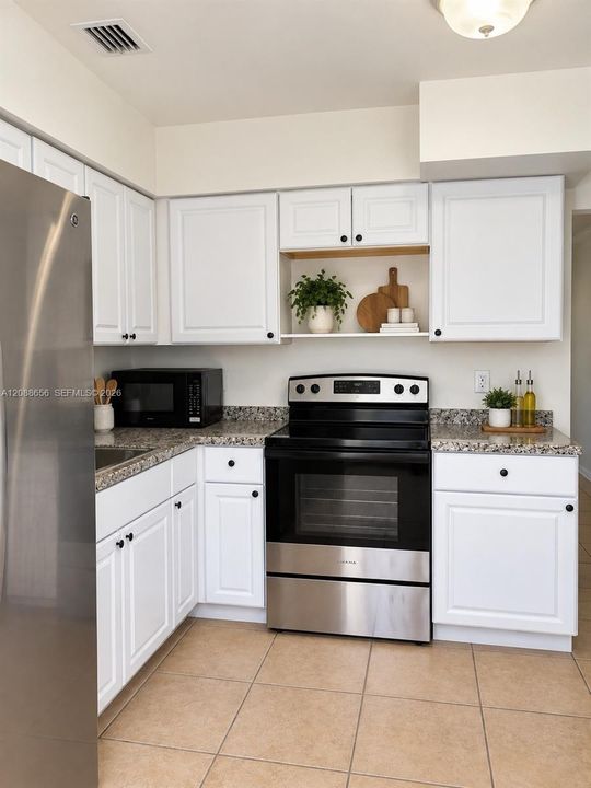 For Rent: $2,300 (2 beds, 1 baths, 1640 Square Feet)
