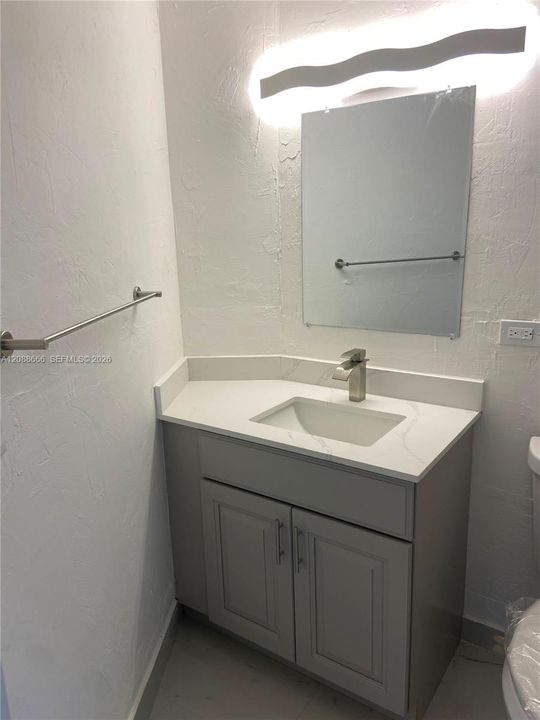 En Renta: $3,195 (3 camas, 2 baños, 1117 Pies cuadrados)