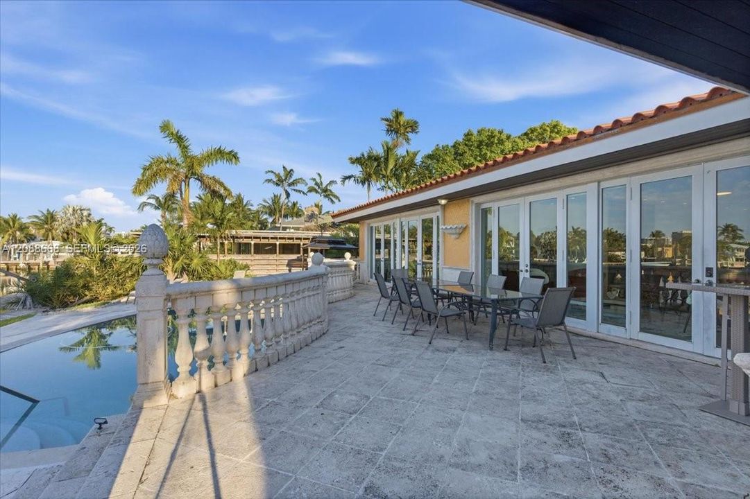 For Rent: $26,900 (5 beds, 4 baths, 4486 Square Feet)