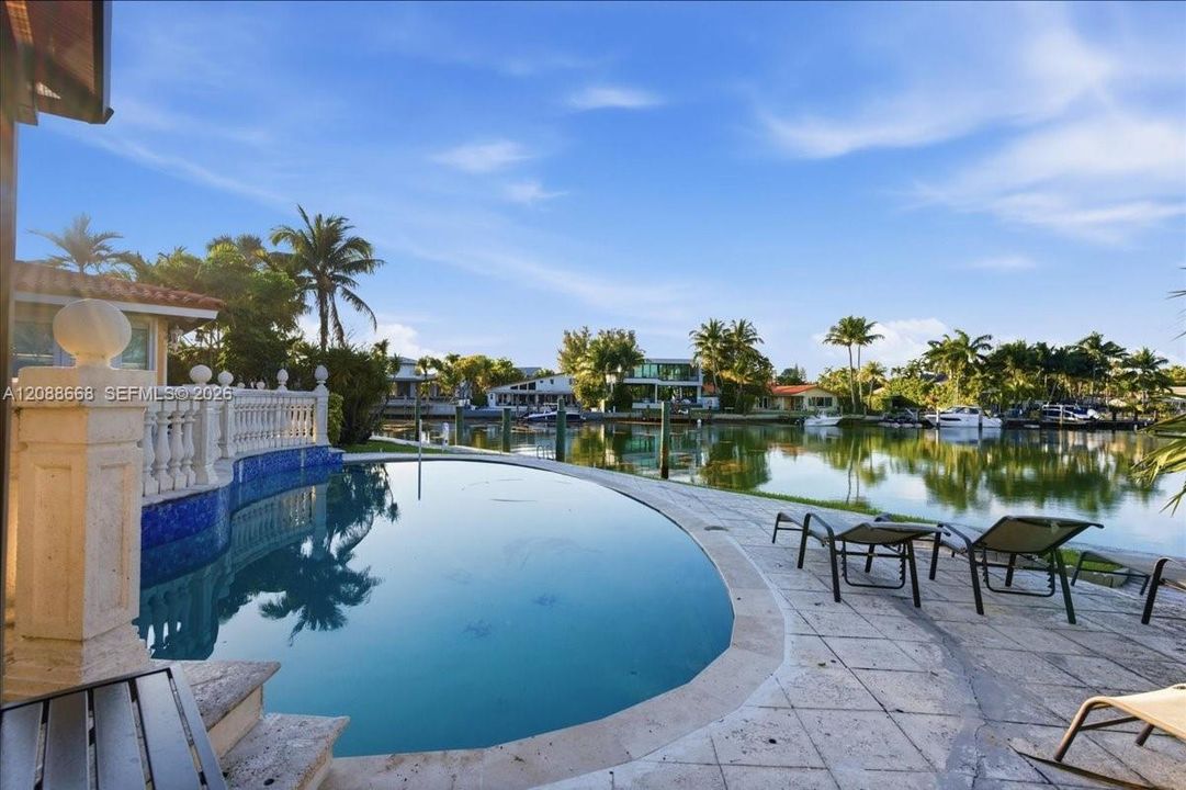 For Rent: $26,900 (5 beds, 4 baths, 4486 Square Feet)