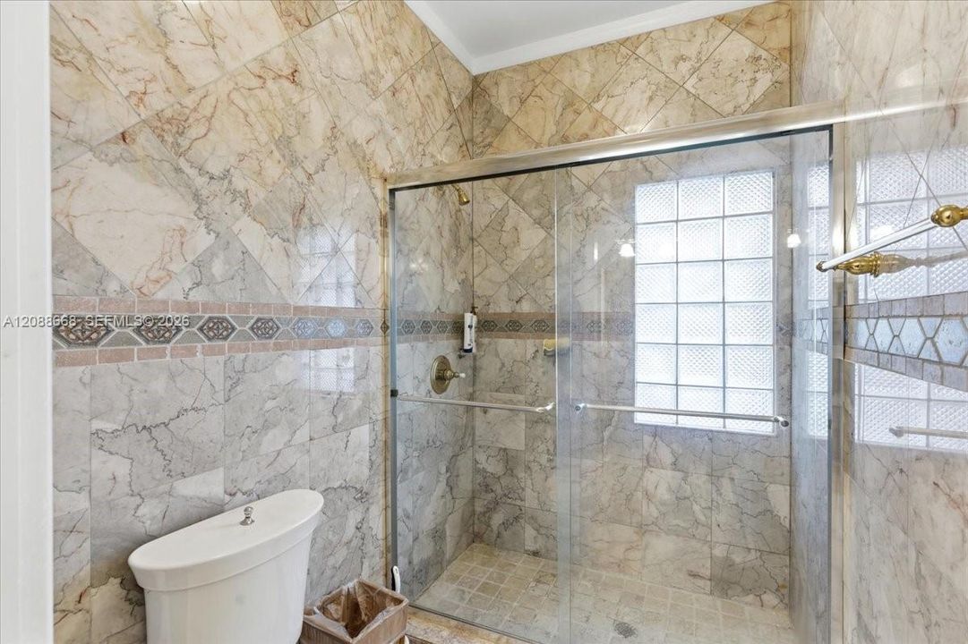 For Rent: $26,900 (5 beds, 4 baths, 4486 Square Feet)