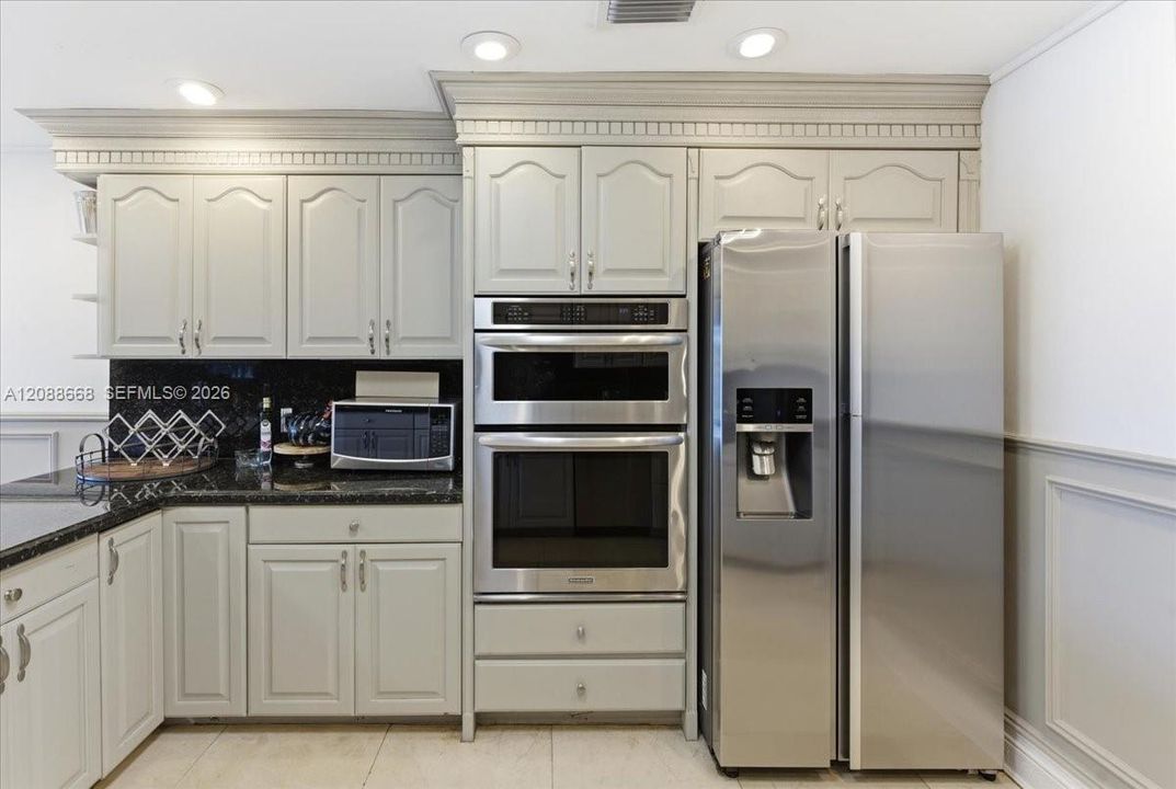 For Rent: $26,900 (5 beds, 4 baths, 4486 Square Feet)