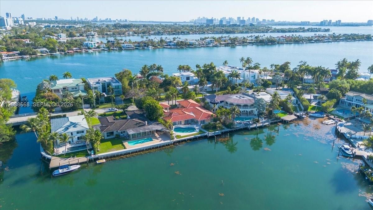 For Rent: $26,900 (5 beds, 4 baths, 4486 Square Feet)
