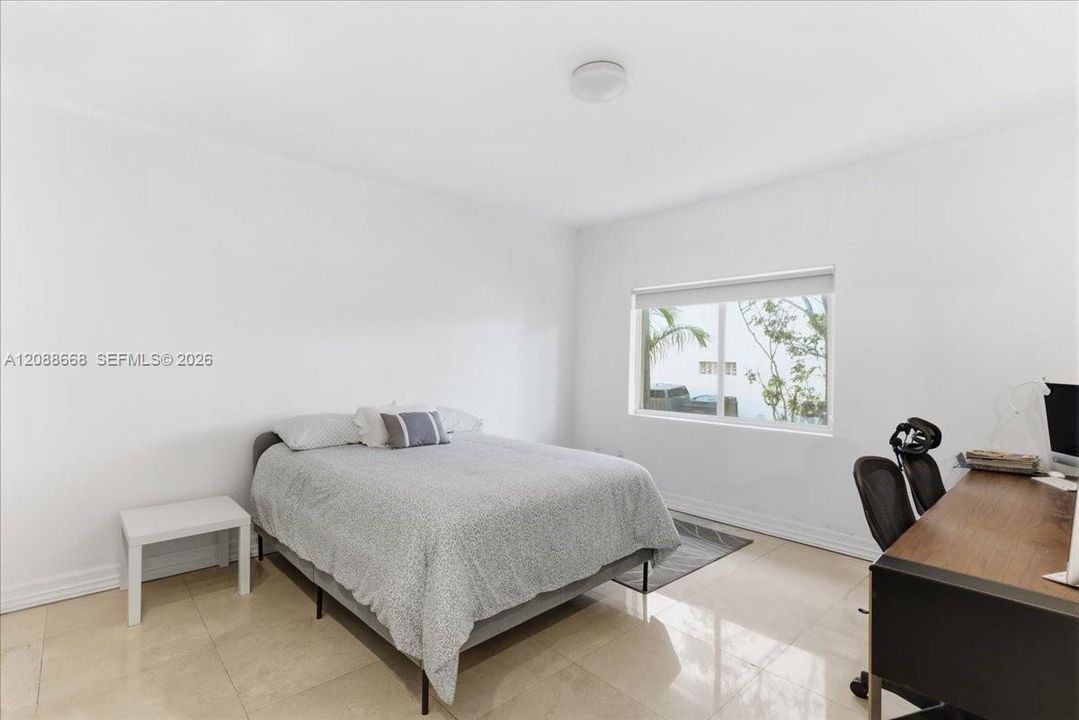 For Rent: $26,900 (5 beds, 4 baths, 4486 Square Feet)