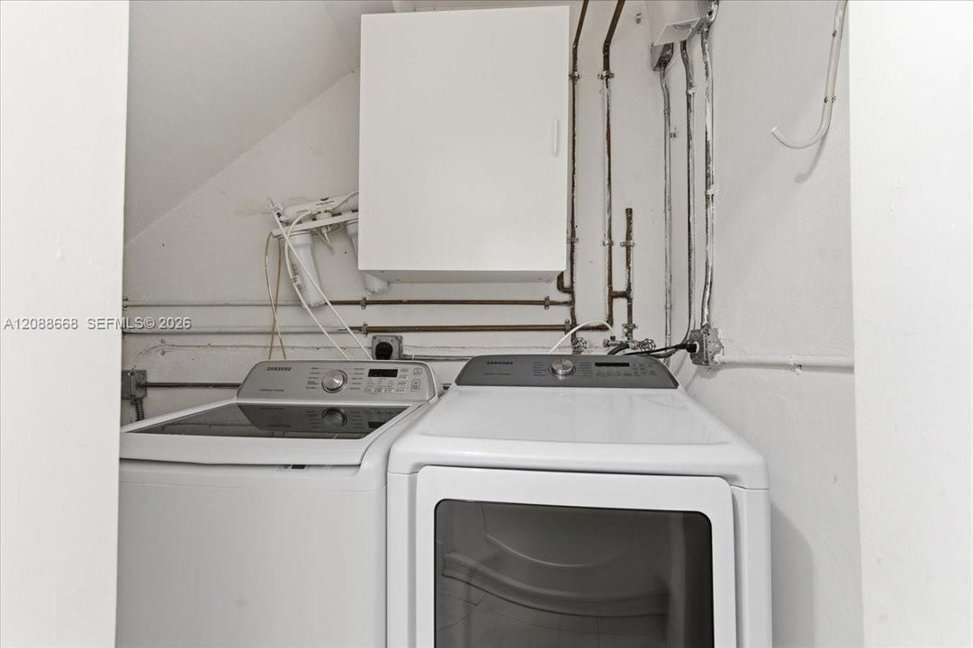 For Rent: $26,900 (5 beds, 4 baths, 4486 Square Feet)