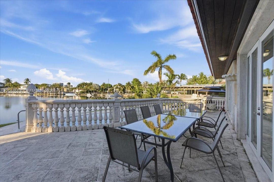 For Rent: $26,900 (5 beds, 4 baths, 4486 Square Feet)