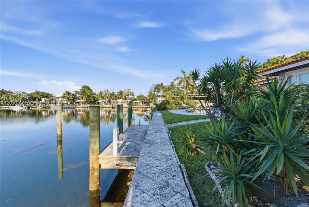 For Rent: $26,900 (5 beds, 4 baths, 4486 Square Feet)
