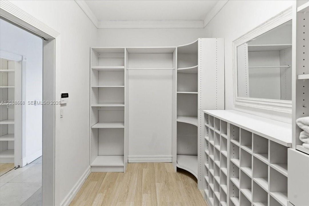 For Rent: $26,900 (5 beds, 4 baths, 4486 Square Feet)
