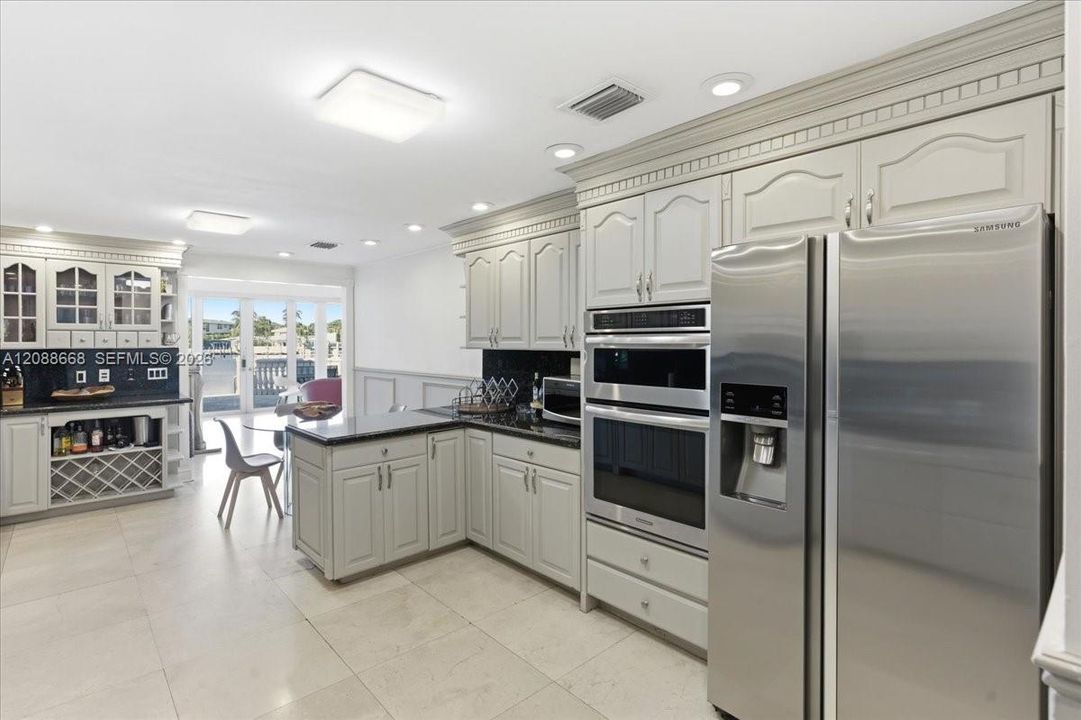 For Rent: $26,900 (5 beds, 4 baths, 4486 Square Feet)