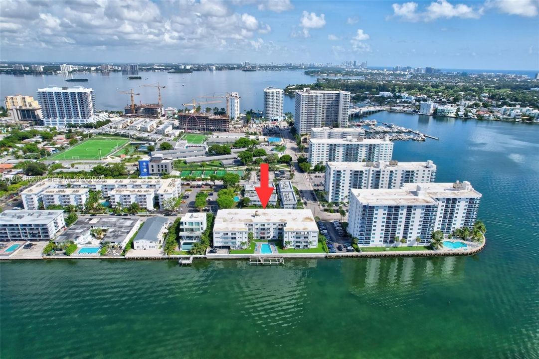 For Sale: $342,000 (2 beds, 2 baths, 1040 Square Feet)