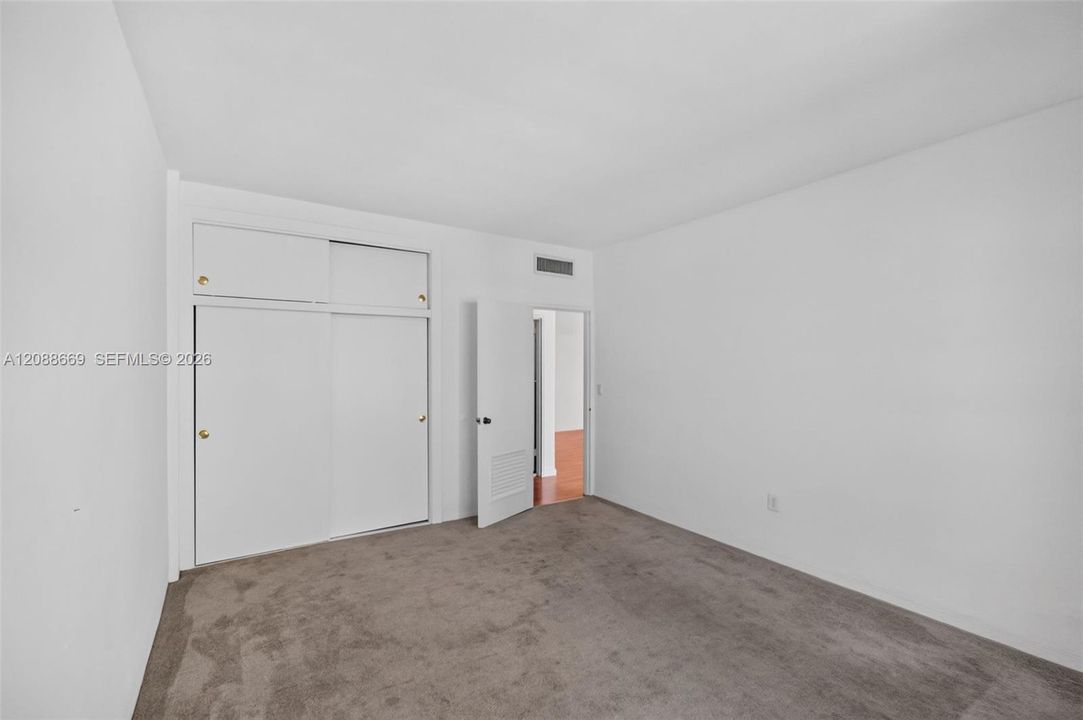 For Sale: $342,000 (2 beds, 2 baths, 1040 Square Feet)