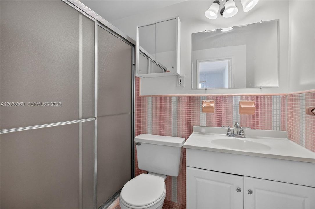 For Sale: $342,000 (2 beds, 2 baths, 1040 Square Feet)