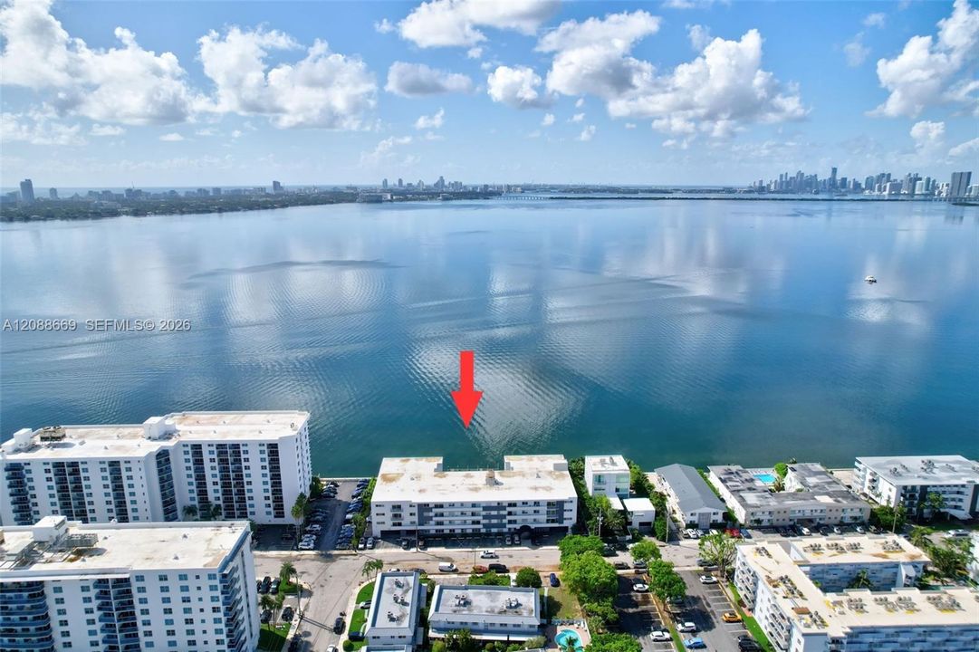 For Sale: $342,000 (2 beds, 2 baths, 1040 Square Feet)