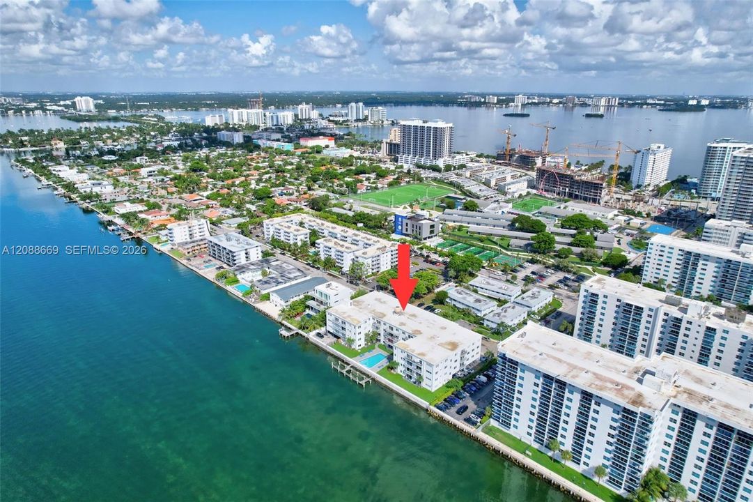 For Sale: $342,000 (2 beds, 2 baths, 1040 Square Feet)