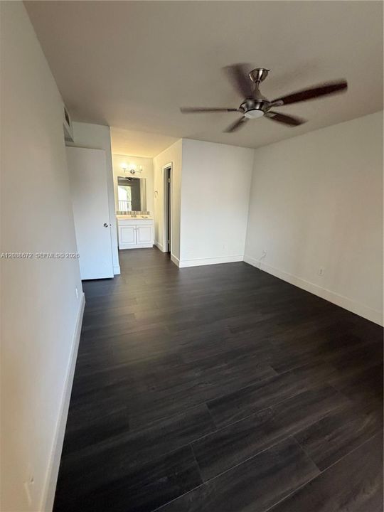 For Sale: $297,000 (2 beds, 2 baths, 1093 Square Feet)