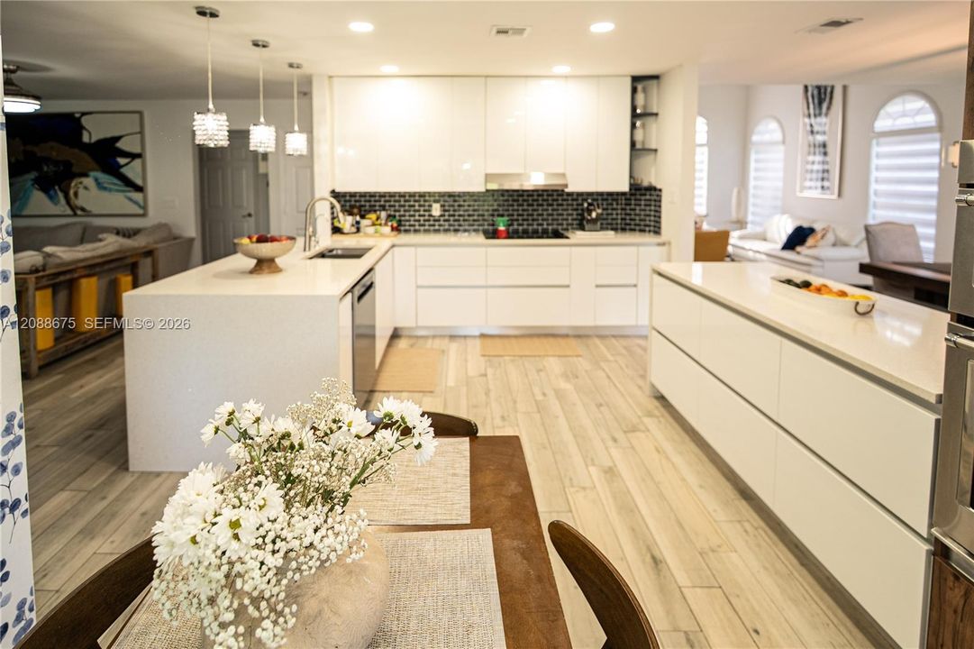 For Sale: $715,000 (4 beds, 2 baths, 2334 Square Feet)