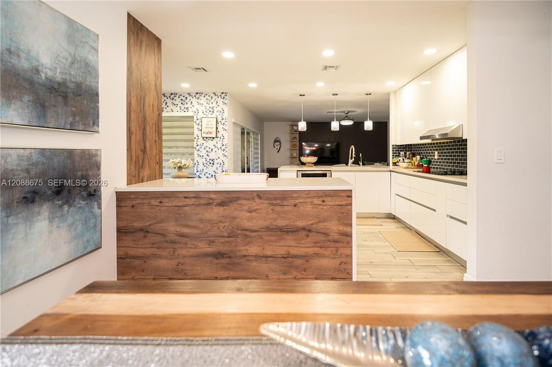 For Sale: $715,000 (4 beds, 2 baths, 2334 Square Feet)