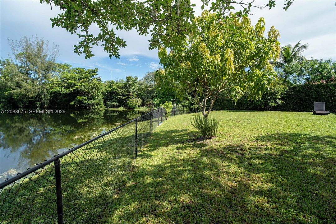 For Sale: $715,000 (4 beds, 2 baths, 2334 Square Feet)
