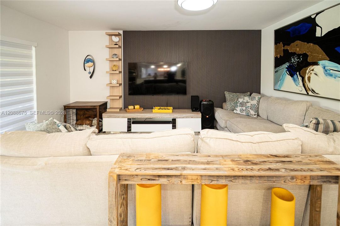 For Sale: $715,000 (4 beds, 2 baths, 2334 Square Feet)