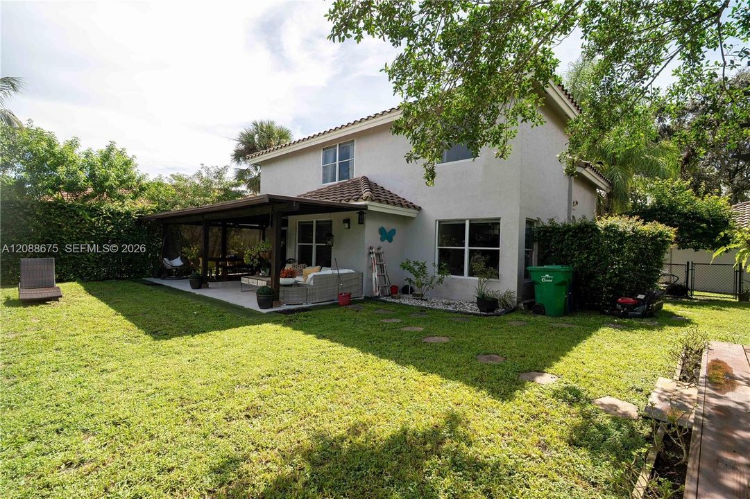 For Sale: $715,000 (4 beds, 2 baths, 2334 Square Feet)