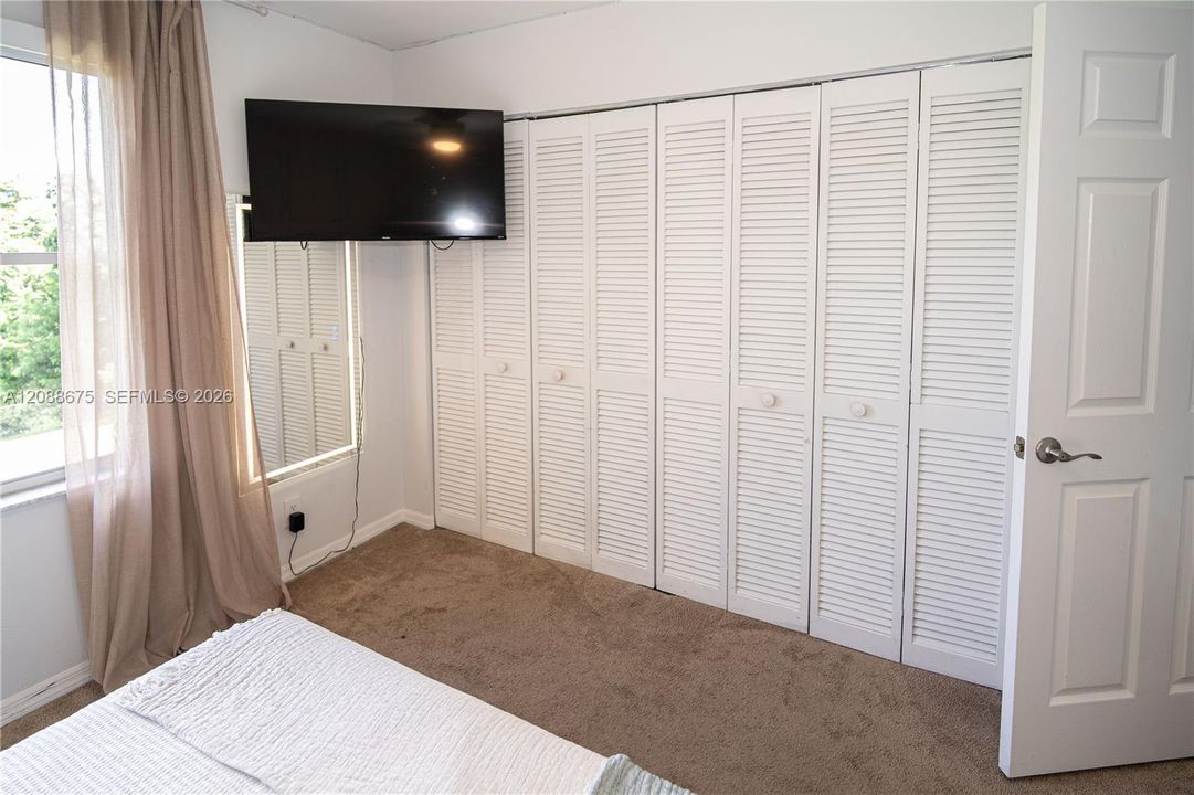 For Sale: $715,000 (4 beds, 2 baths, 2334 Square Feet)