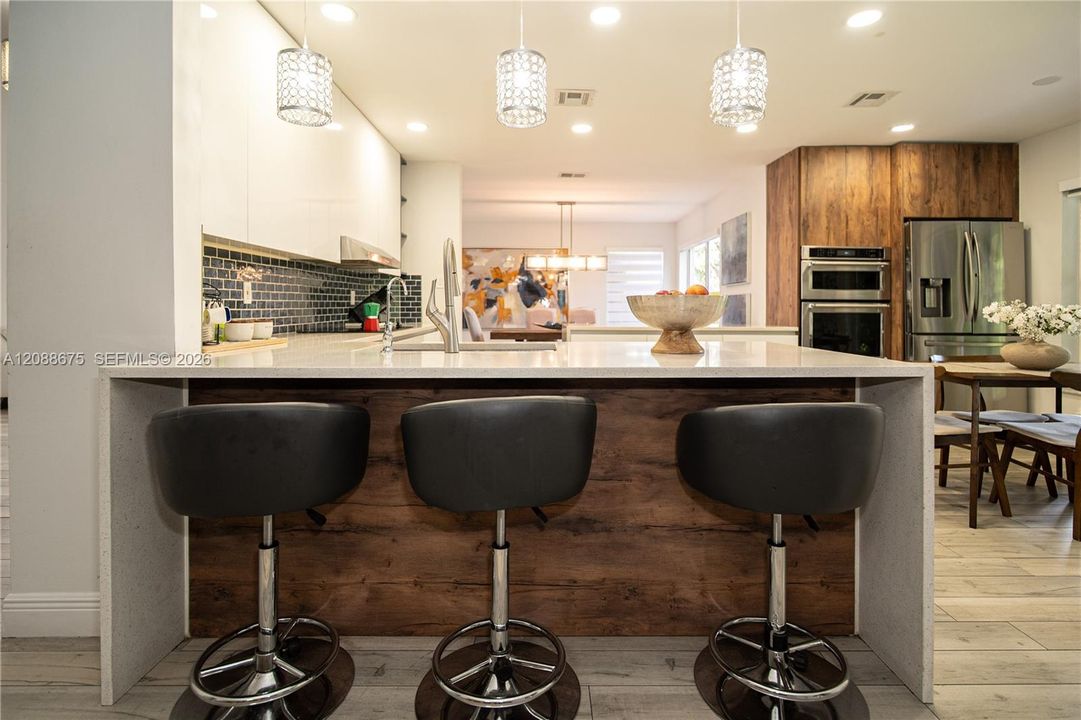 For Sale: $715,000 (4 beds, 2 baths, 2334 Square Feet)