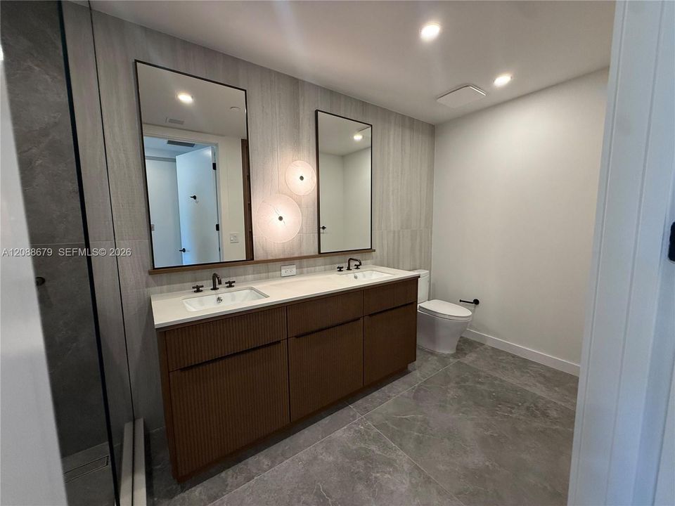 В аренду: $12,000 (2 спален, 2 ванн, 0 Квадратных фут)