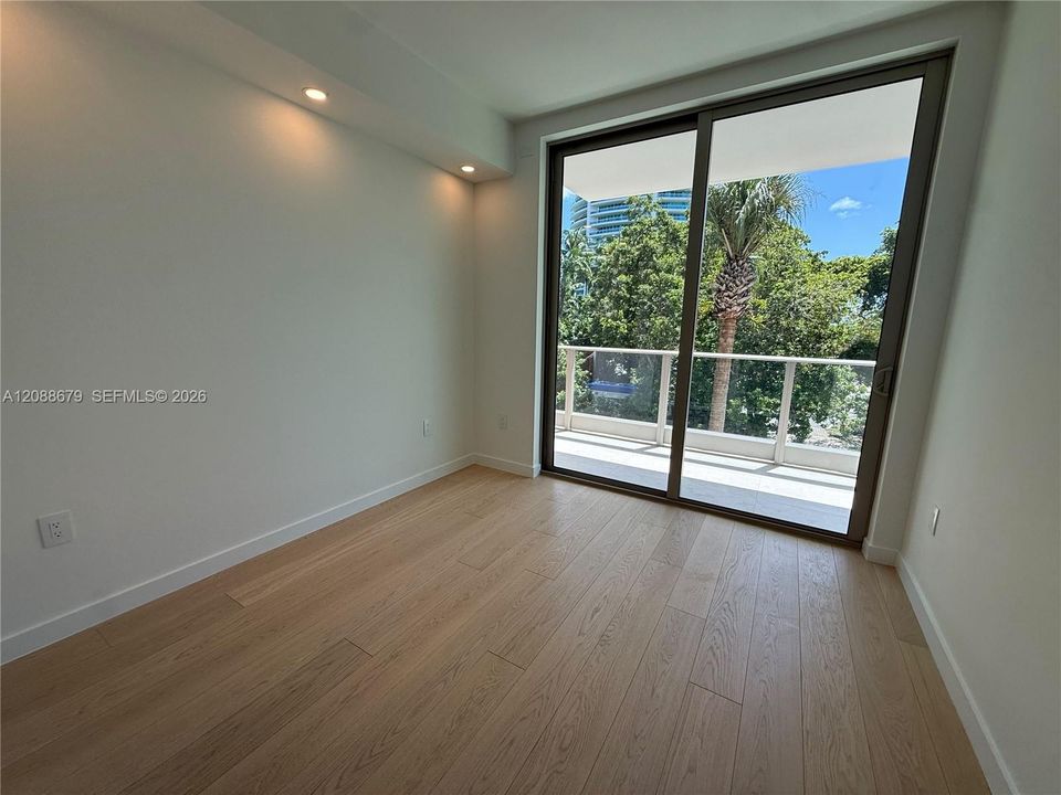 В аренду: $12,000 (2 спален, 2 ванн, 0 Квадратных фут)