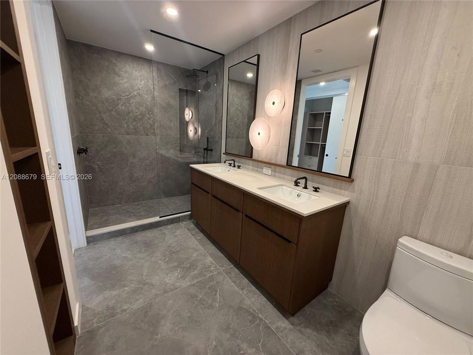 В аренду: $12,000 (2 спален, 2 ванн, 0 Квадратных фут)