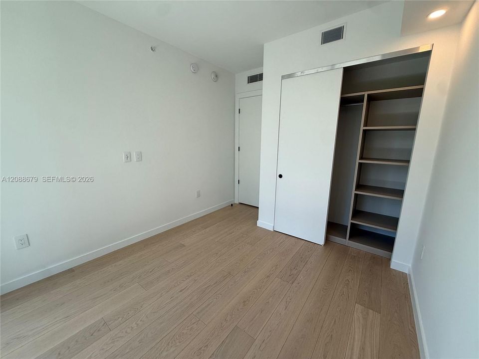 В аренду: $12,000 (2 спален, 2 ванн, 0 Квадратных фут)