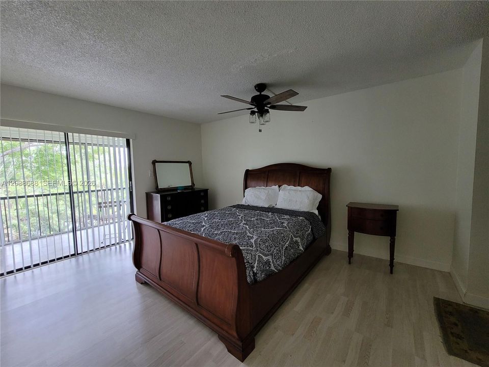 En Venta: $240,000 (1 camas, 1 baños, 845 Pies cuadrados)