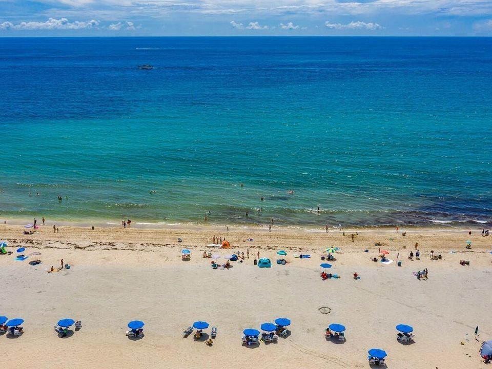 027_Your Beach