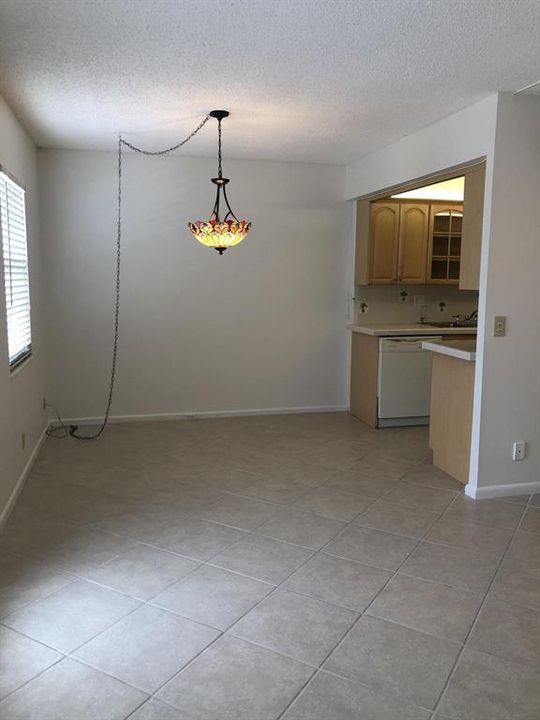 4065 EXETER D - DINING AREA