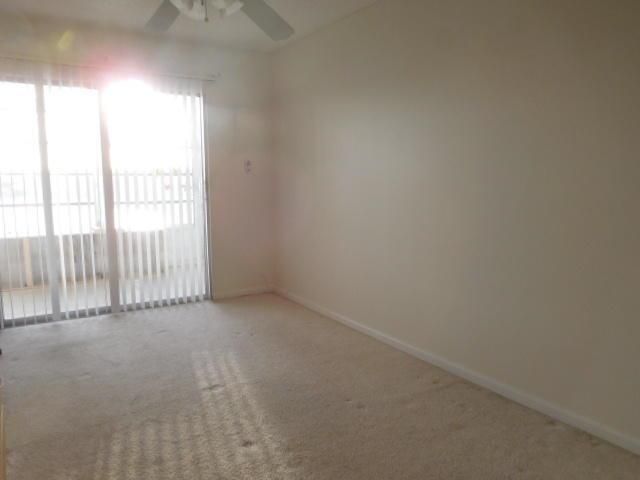 4065 EXETER D - BEDROOM 1 PHOTO