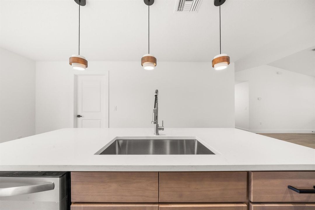 interior - kitchen 8