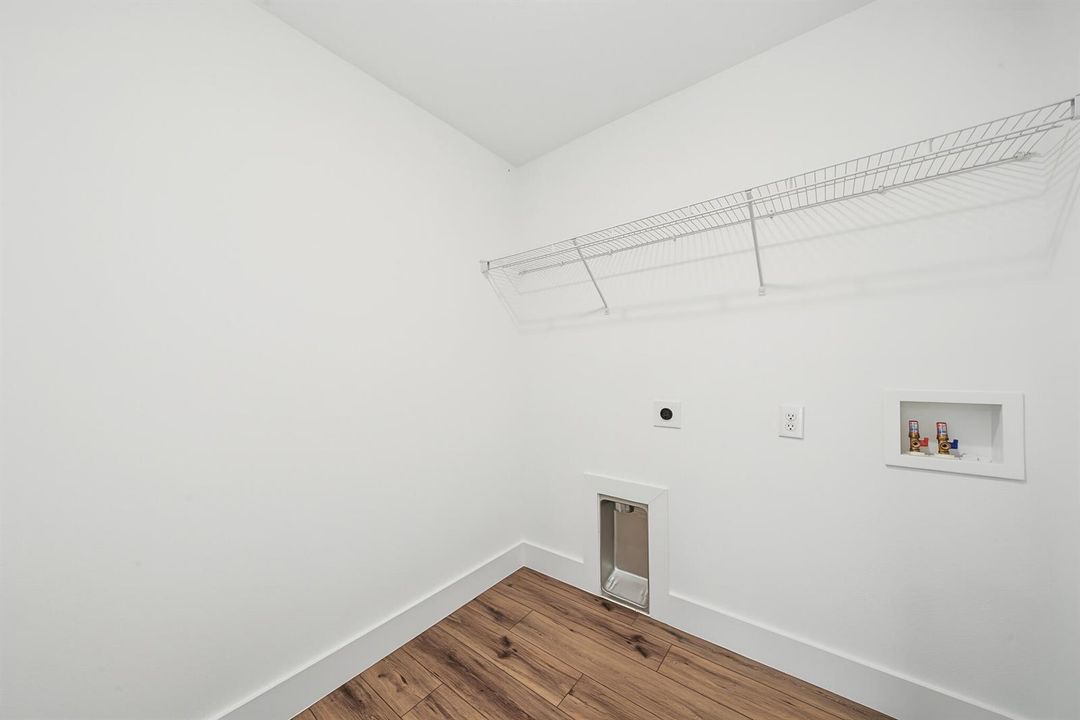 interior - laundry 1
