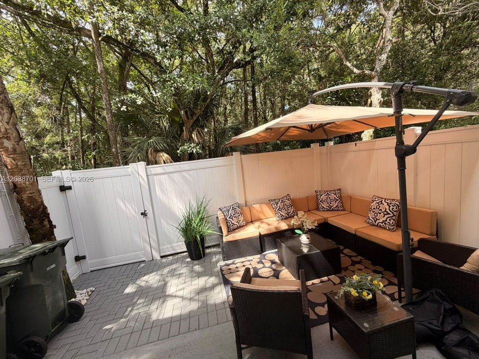 For Rent: $3,500 (3 beds, 2 baths, 1524 Square Feet)