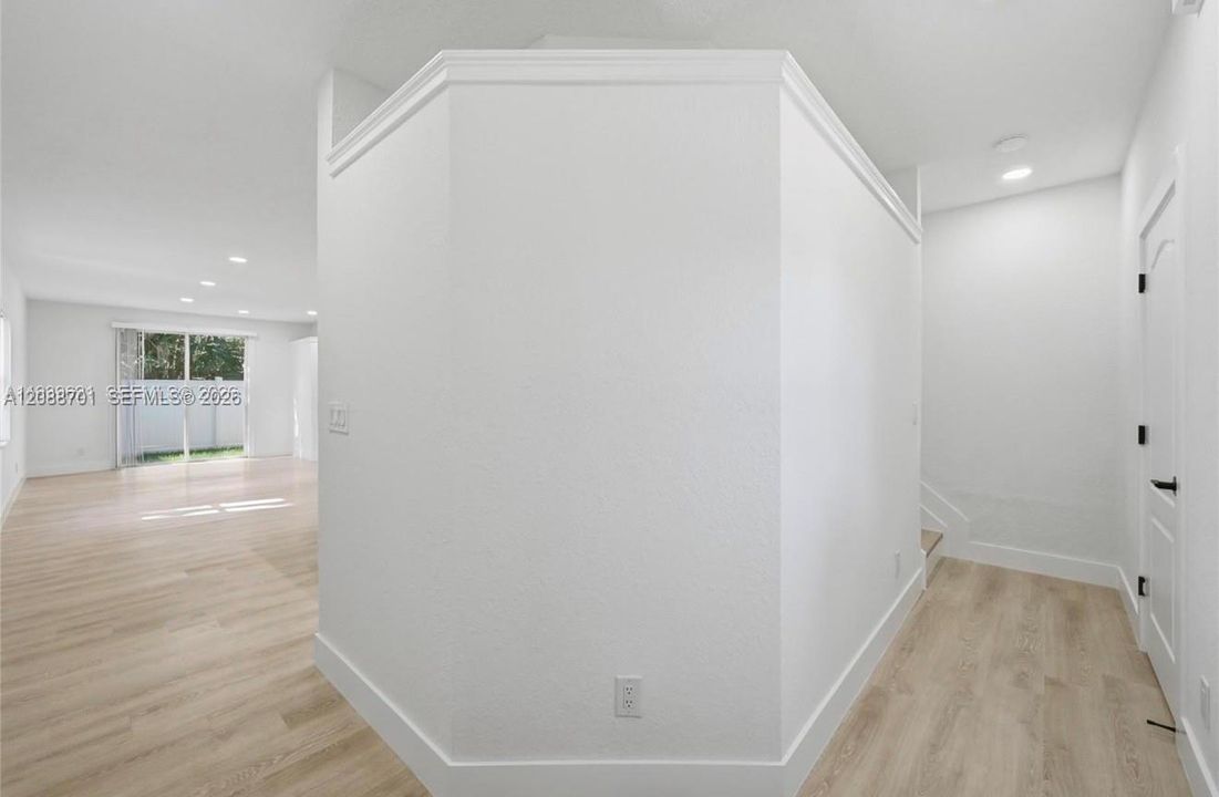 For Rent: $3,500 (3 beds, 2 baths, 1524 Square Feet)