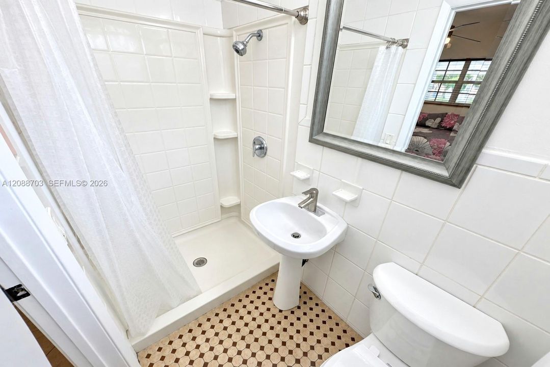 En Venta: $525,000 (3 camas, 2 baños, 1014 Pies cuadrados)