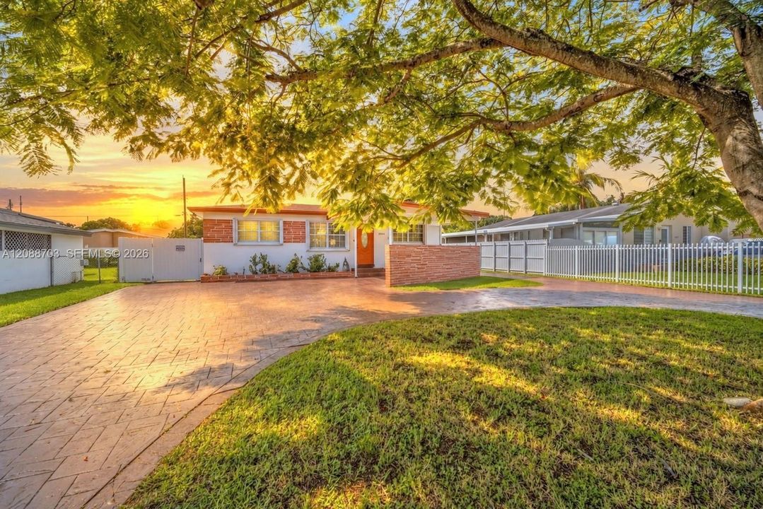En Venta: $525,000 (3 camas, 2 baños, 1014 Pies cuadrados)