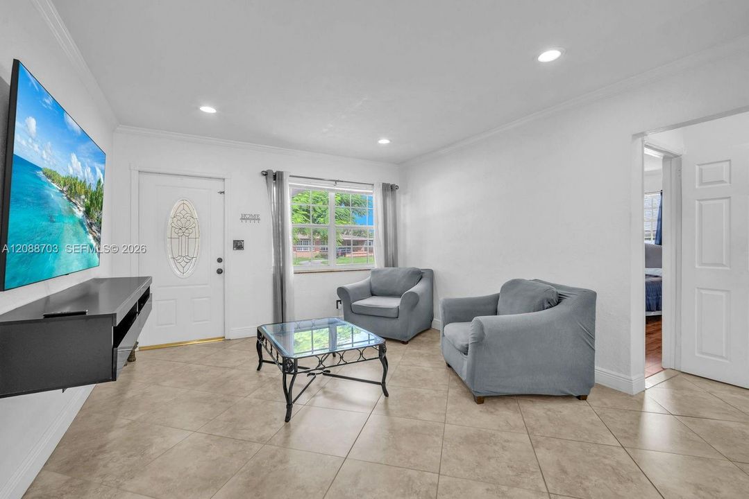 En Venta: $525,000 (3 camas, 2 baños, 1014 Pies cuadrados)