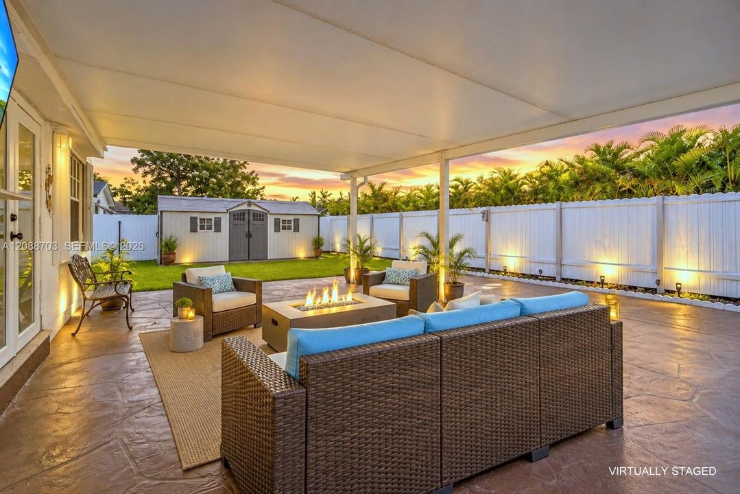 En Venta: $525,000 (3 camas, 2 baños, 1014 Pies cuadrados)